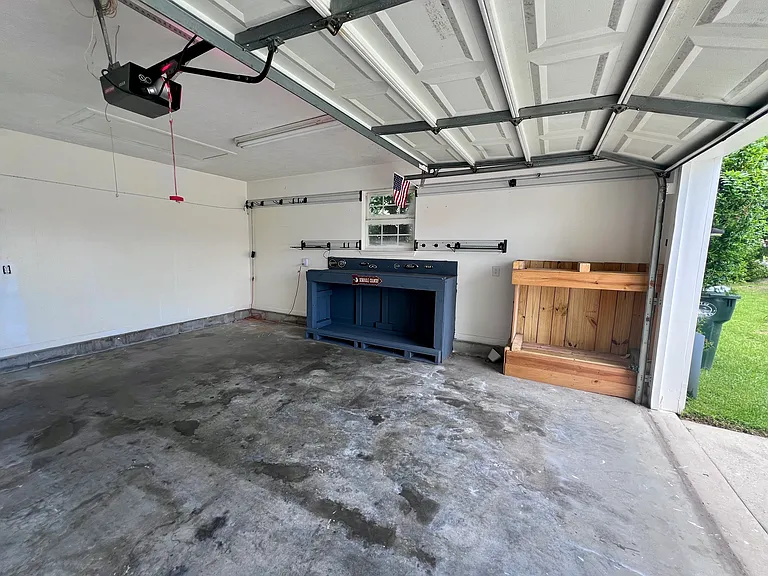 2111 Pentland Rd — Photo 33