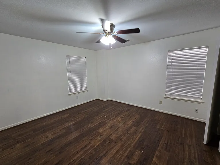 6718 Hawthorne Falls Ln — Photo 3