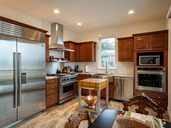 928 S Harbor Dr #B, Grand Haven, MI 49417