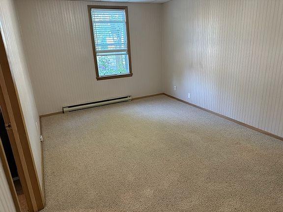 4th image of 520 Park St