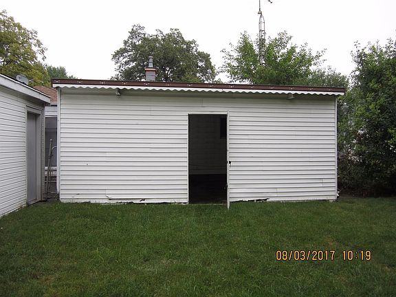 4th image of 2022 Whittlesey St