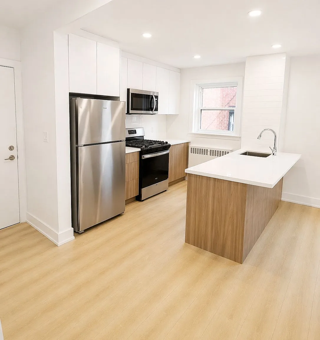 2 bed, $1,900 — Photo 1
