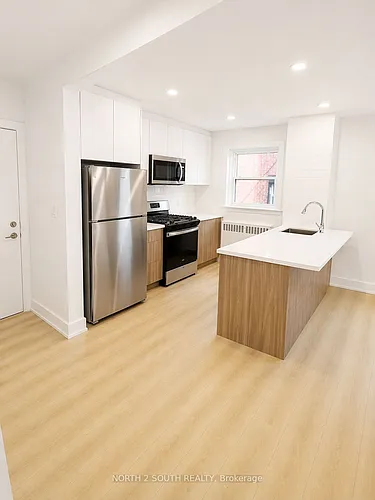 1024 King St E Photo 1
