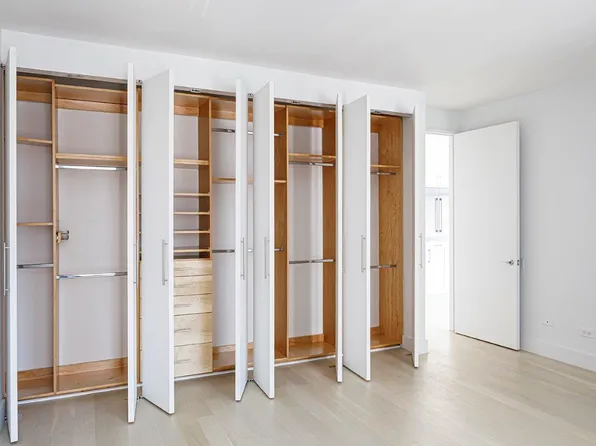 250 East 54th Street image 9 of 21