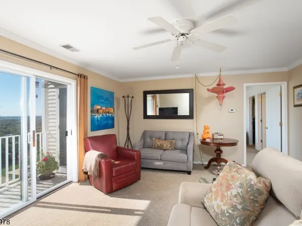 1426 King Ct, Green Brook Twp., NJ 08812