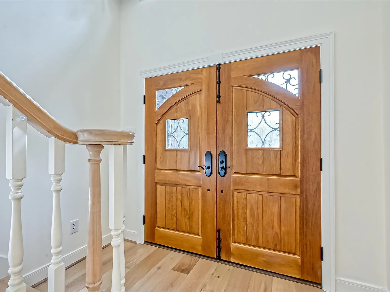 4 bed, 3.5 bath, 2934 sqft, $3,800 — Photo 2