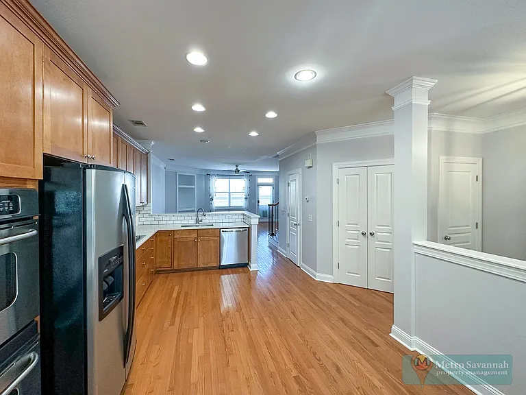 303 Lake View Dr — Photo 8