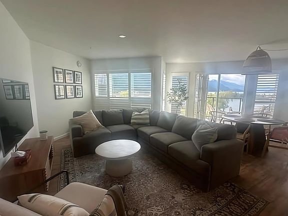 4th image of 378 Esplanade Ave #320