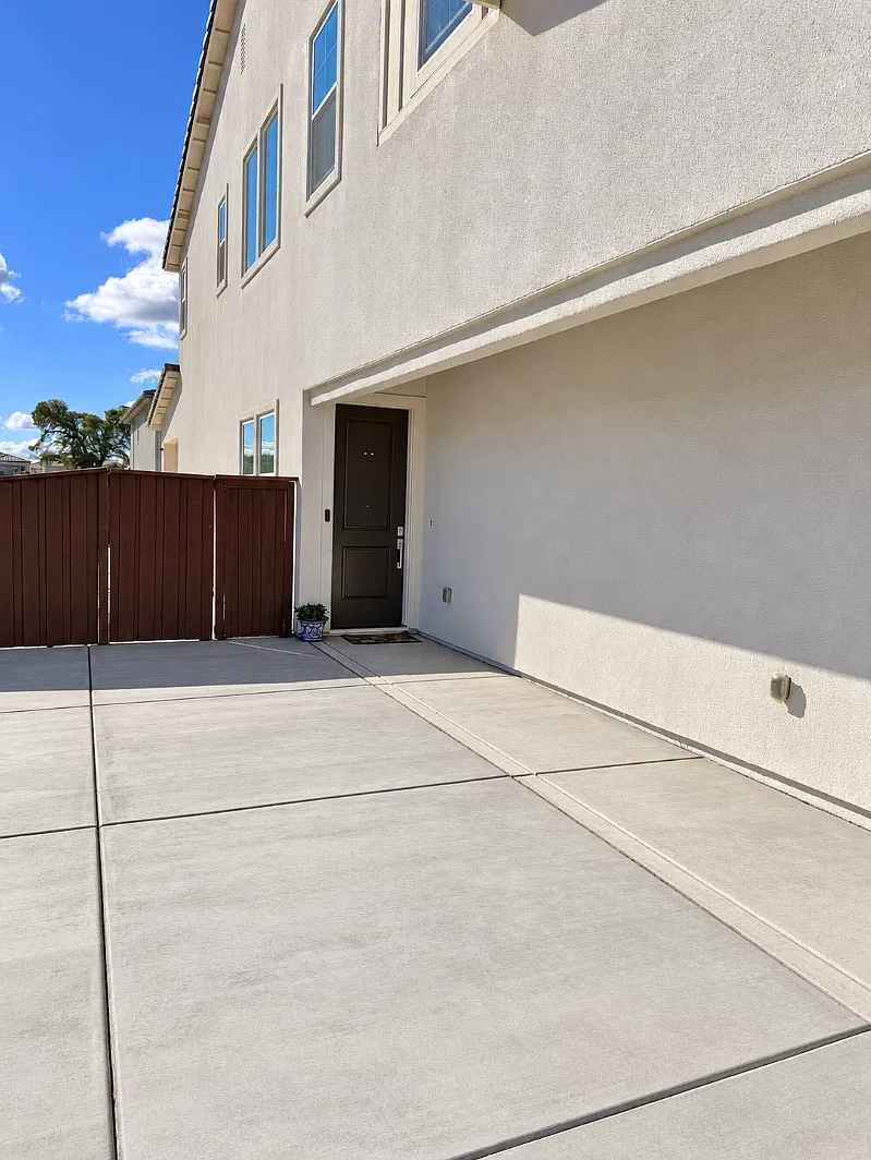 4 bed, 3.5 bath, 2940 sqft, $3,995 — Photo 3