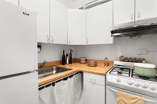 Sold by Corcoran | media 3