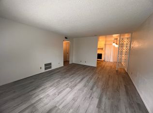 6040 N Poplar Ave #B, Fresno, CA 93704
