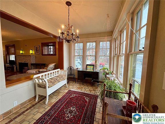 5th image of 1852 Chew St