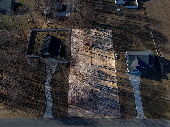 2nd image of 3 W Harrison Rd