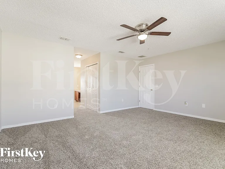556 Big Sioux Ct — Photo 8