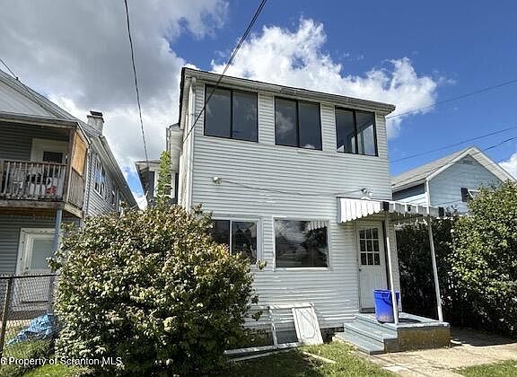 4th image of 320 N Sumner Ave