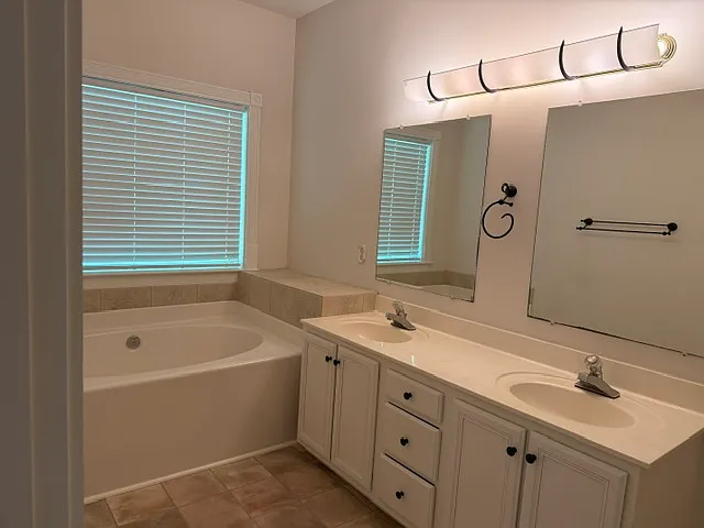 101 William Driver Ln — Photo 8