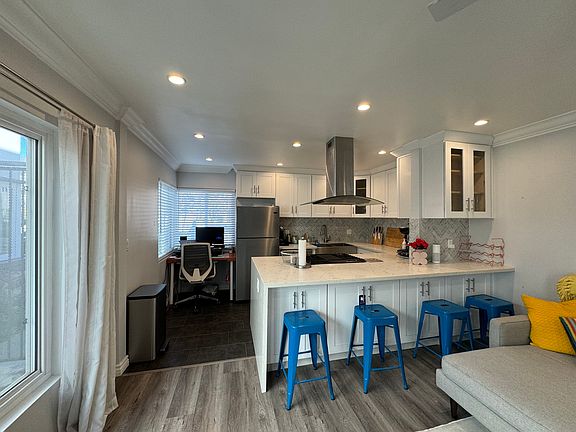 2nd image of 912 6th St Unit 1