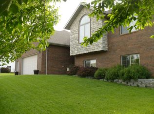 658 S Magnolia Ave, Republic, MO 65738