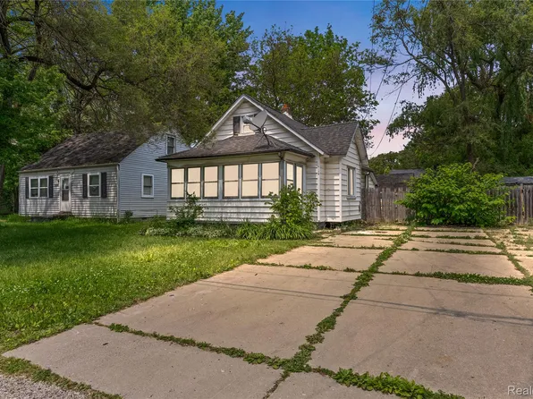 3120 Stratford St, Flint, MI 48504