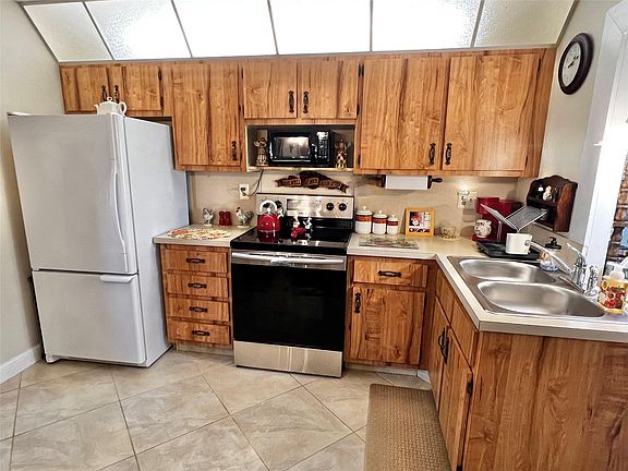 5th image of 4903 NW 42nd Way