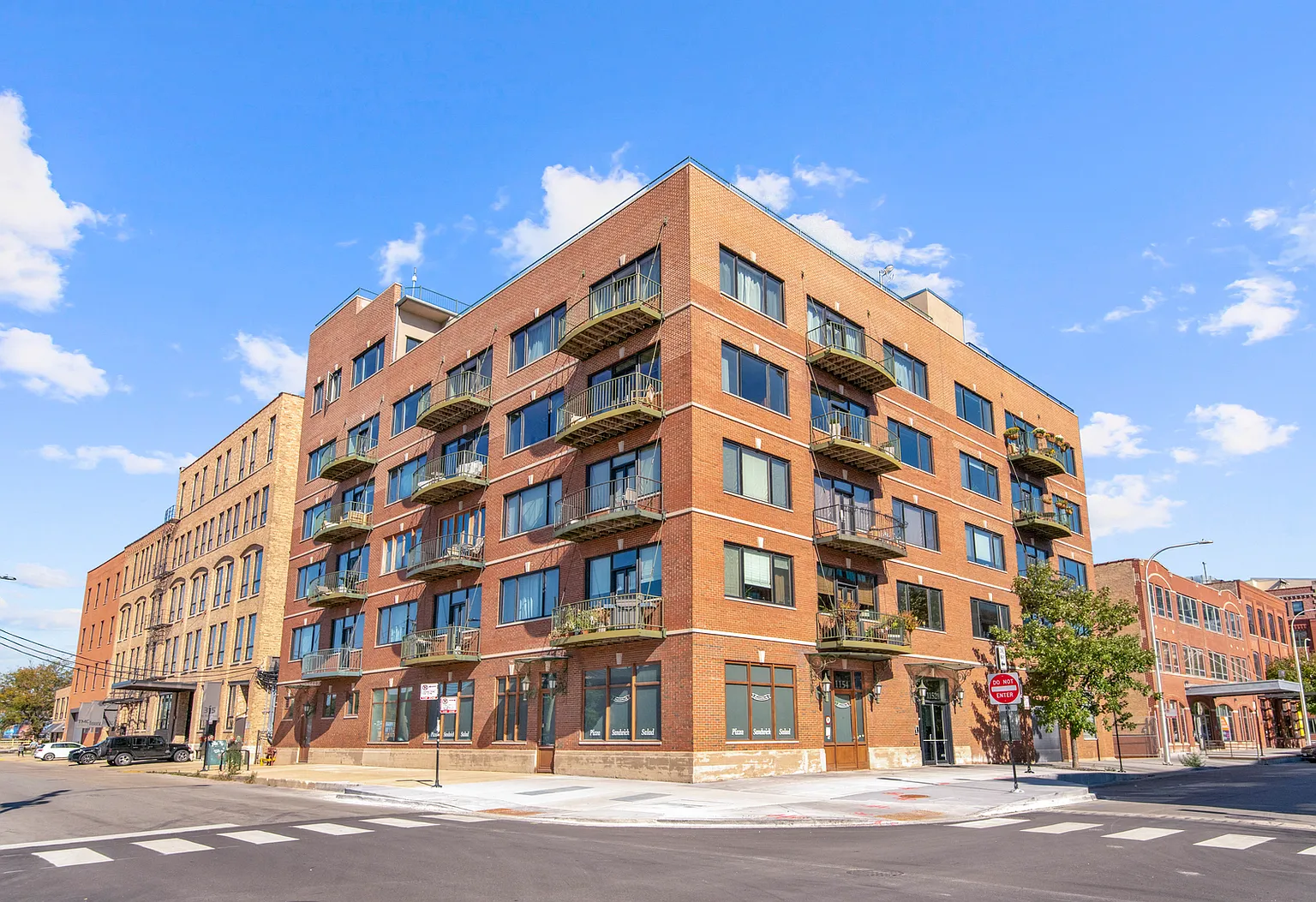1152 W Fulton Market APT 5A photo 1