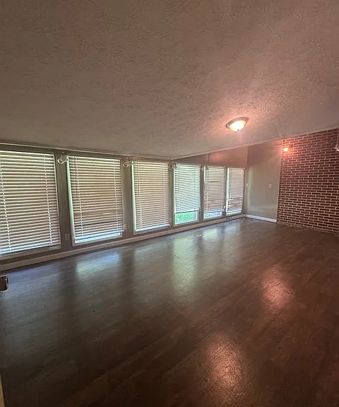 294 Longview Dr — Photo 14