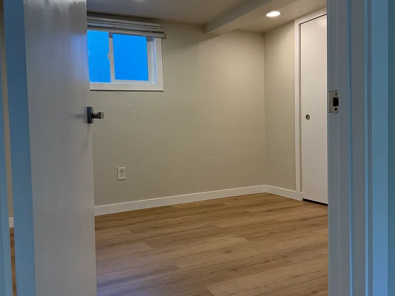 472 Arleta Ave #B — Photo 7