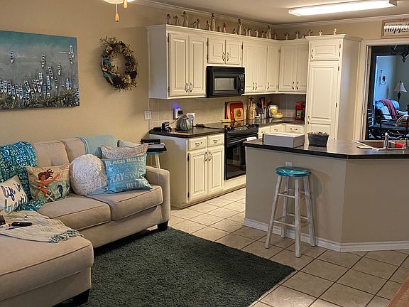 5th image of 6113 Plantation Dr