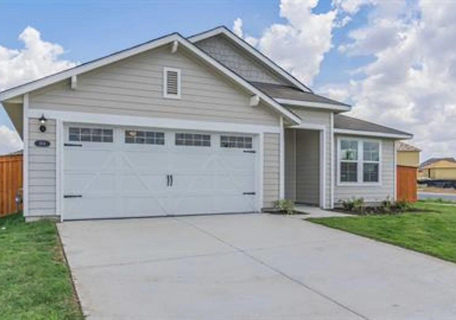 204 Rollingwood Dr San Marcos, TX 78666 — Photo 1