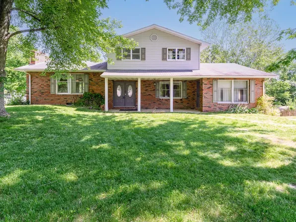 8439 Steelecrest Ln, Troy, IL 62294