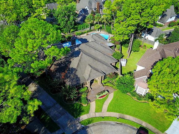 4th image of 15706 Pinewood Cove Dr