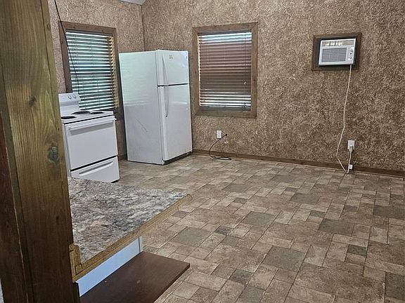 5th image of 2280 S Timberlane St #B