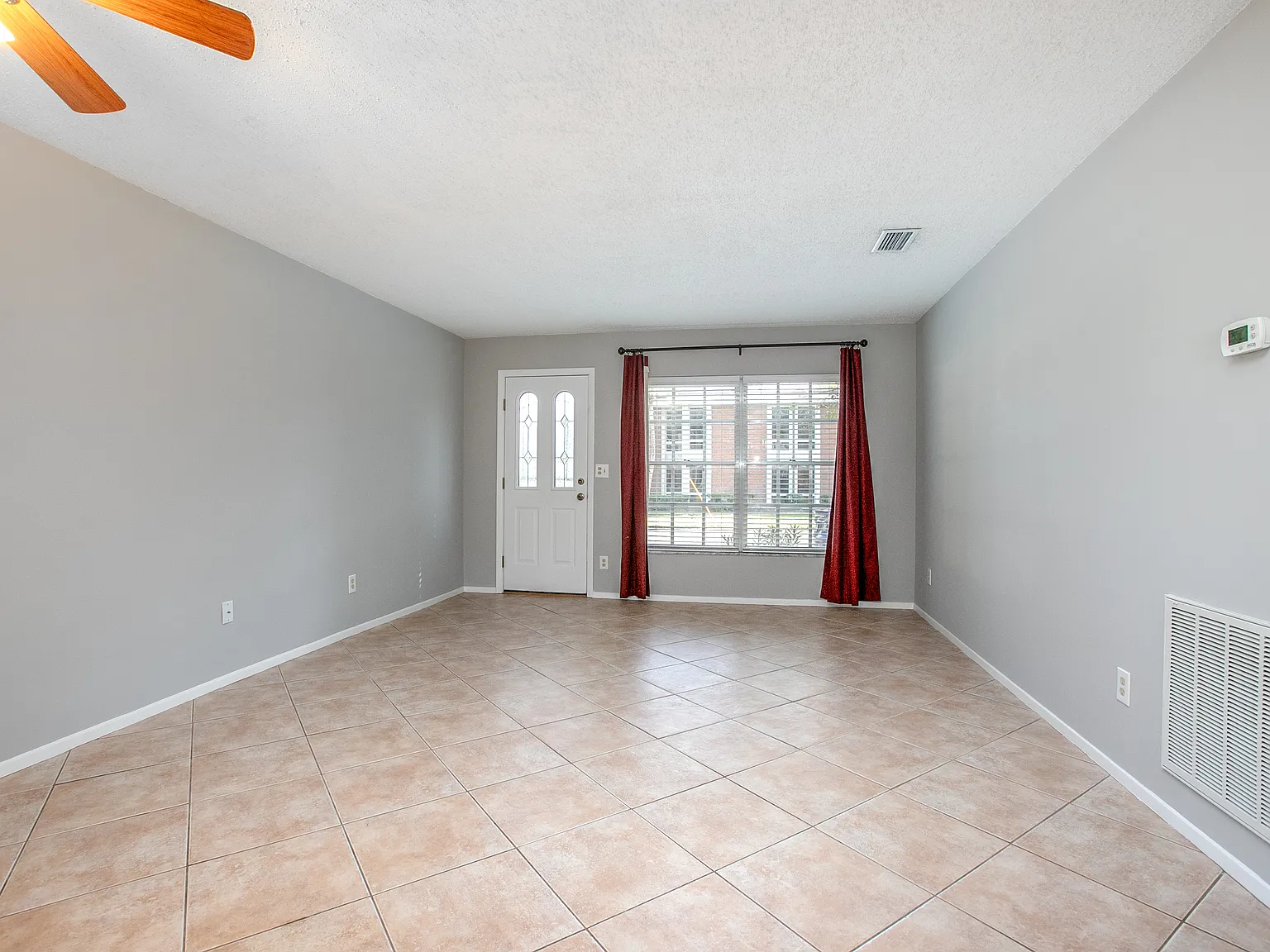 2/1 DeLand, Steps from Stetson! $1,495/month with a $50 water fee! — Photo 3