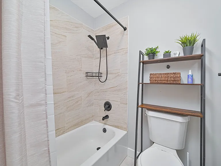 6386 Royal Woods Dr — Photo 31