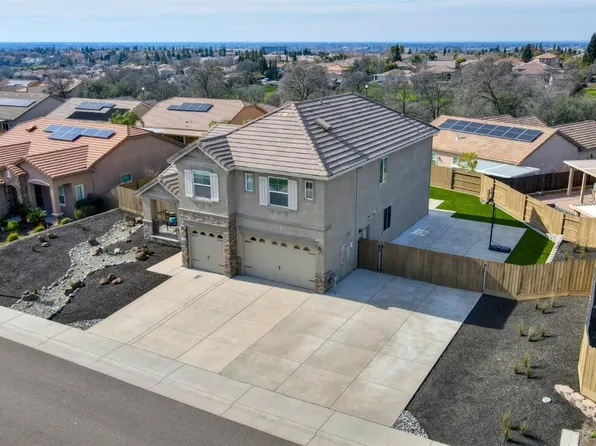 3176 Demartini Dr, Roseville, CA 95661