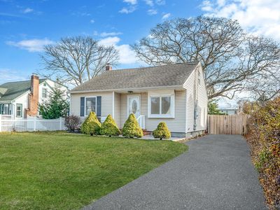 31 Walnut Avenue, Patchogue, NY, 11772