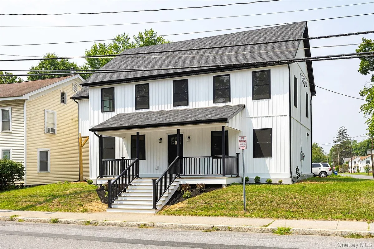 Building Photo - 7441 S Broadway