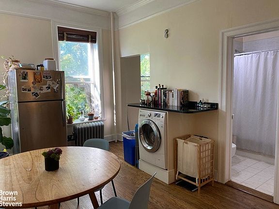 2nd image of 368 Jefferson Ave APT 3