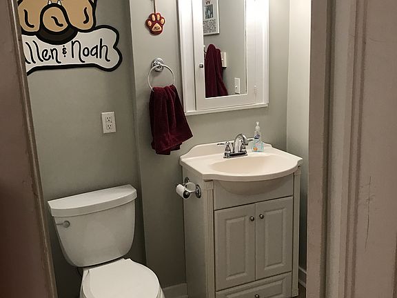 3rd image of 174 Metts St