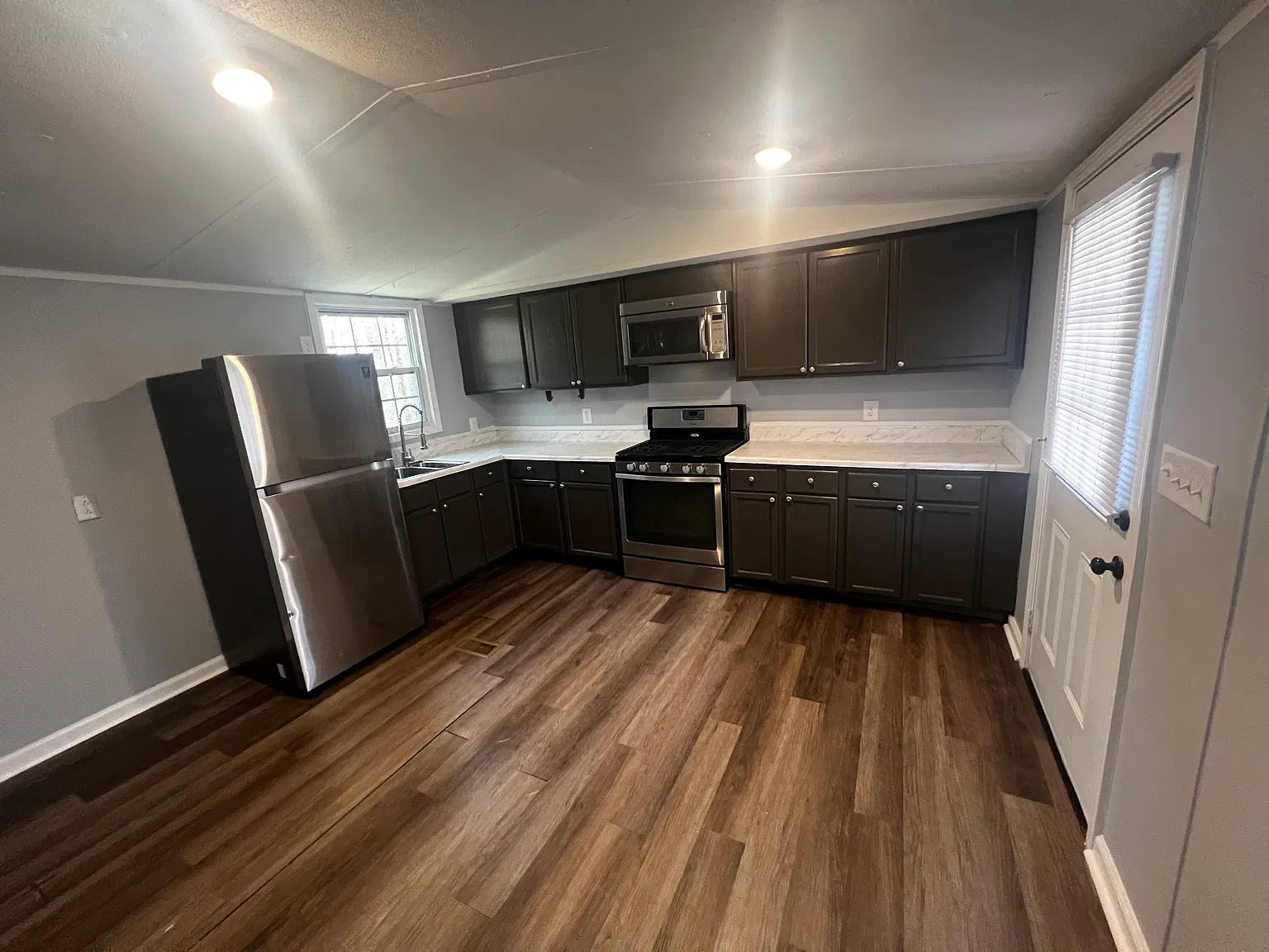 2 bed, 700 sqft, $1,500 — Photo 3