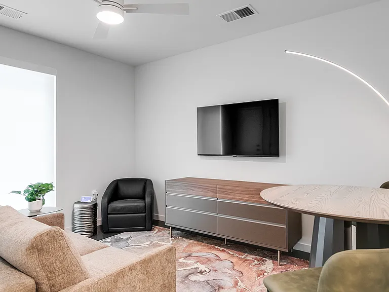 The Hub Apartments — Photo 13