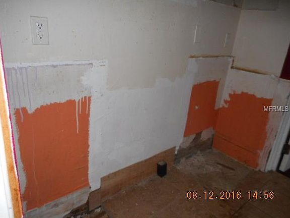 4th image of 620 Byron Ave