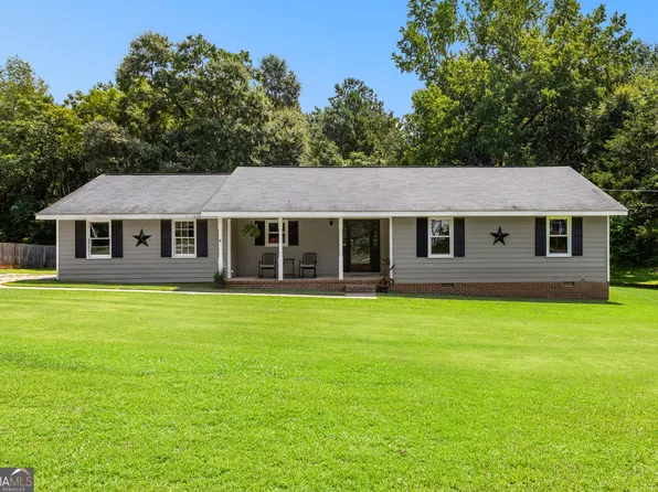 114 Paddle Wheel Dr, Lagrange, GA 30240