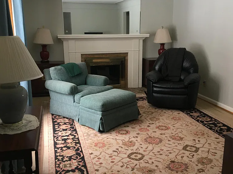 879 Saint Clair St — Photo 3