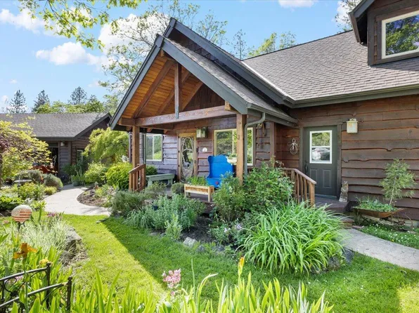 8629 Monument Dr, Grants Pass, OR 97526