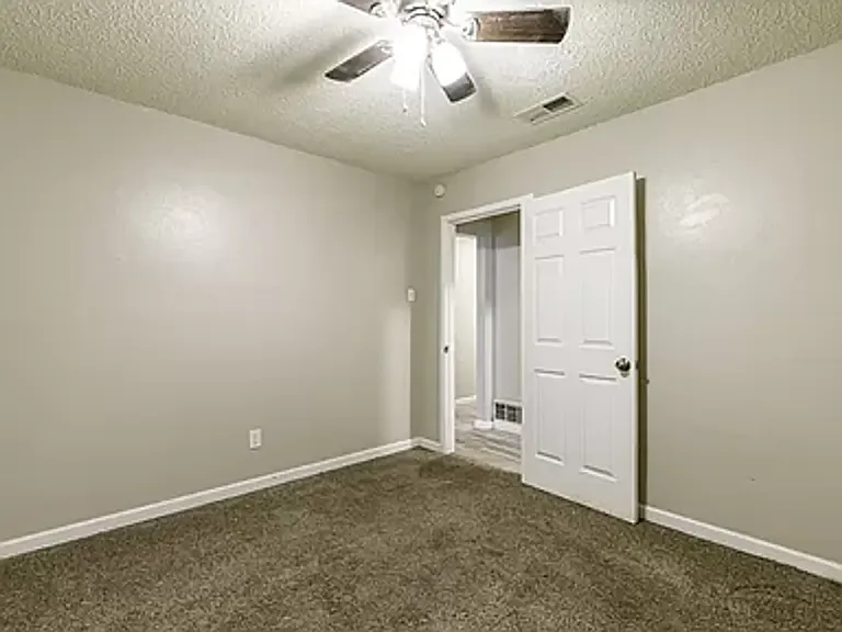 4634 Fordham St — Photo 25