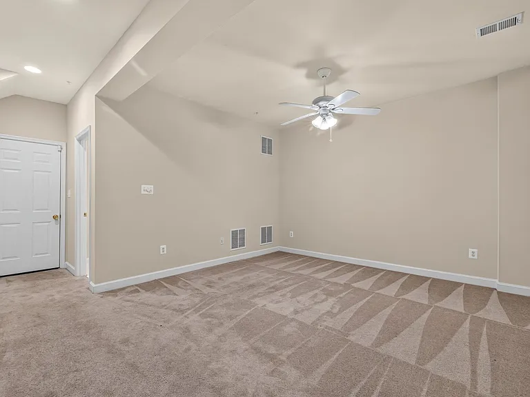 13013 Saint Clair Rd — Photo 25