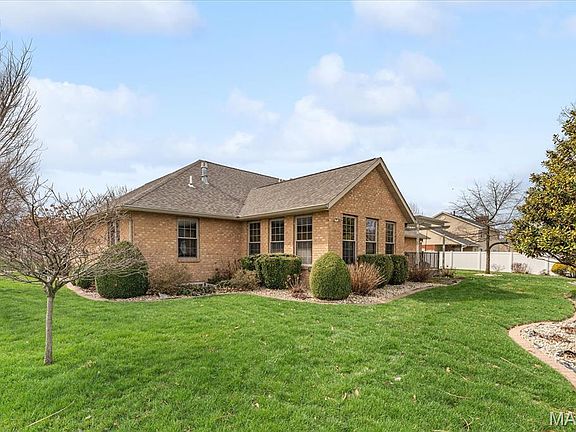 3rd image of 620 Springhill Ct