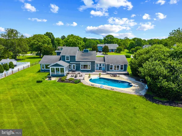 211 Prospect Bay Dr W, Grasonville, MD 21638