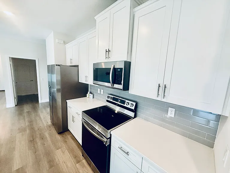 614 Lynbrook St NW — Photo 11